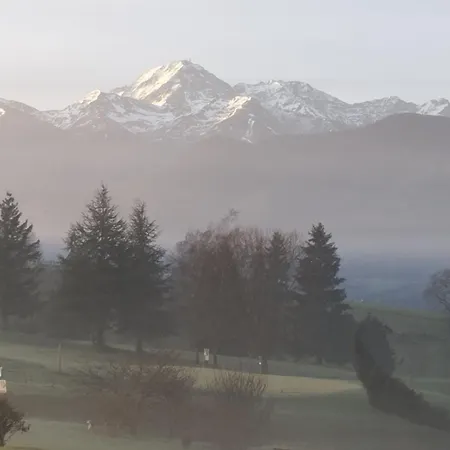Apartamento 3 étoiles, 2 , Cuisine Aménagée, Terrasse, Face à La Chaîne Des Pyrénées