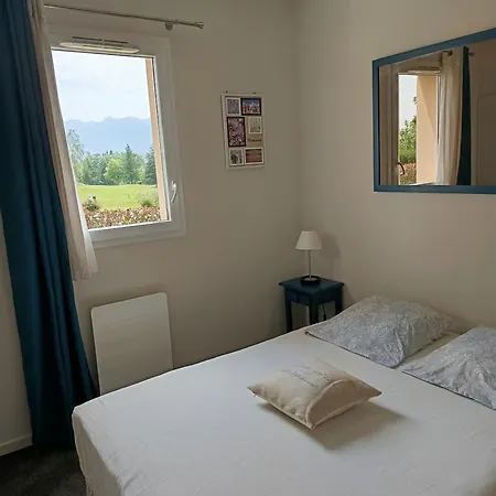 Appartement 3 Etoiles, 2 Chambres , Cuisine Amenagee, Terrasse, Face A La Chaine Des Pyrenees Bagneres-de-Bigorre