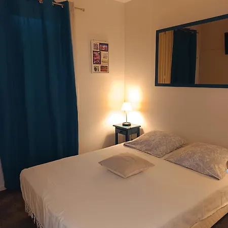 Appartement 3 Etoiles, 2 Chambres , Cuisine Amenagee, Terrasse, Face A La Chaine Des Pyrenees * Bagneres-de-Bigorre