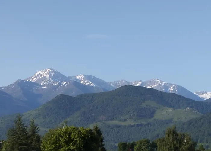 3 Etoiles, 2 , Cuisine Amenagee, Terrasse, Face A La Chaine Des Pyrenees アパート バニエール・ド・ビゴール