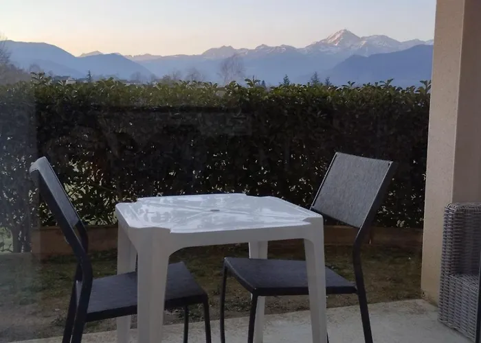 Apartman 3 Etoiles, 2 , Cuisine Amenagee, Terrasse, Face A La Chaine Des Pyrenees Bagnères-de-Bigorre