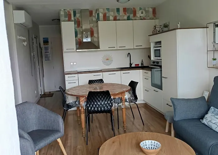 3 étoiles, 2 , Cuisine Aménagée, Terrasse, Face à La Chaîne Des Pyrénées * Bagnères-de-Bigorre