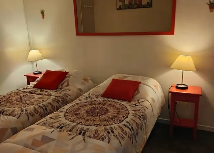 3 Etoiles, 2 , Cuisine Amenagee, Terrasse, Face A La Chaine Des Pyrenees